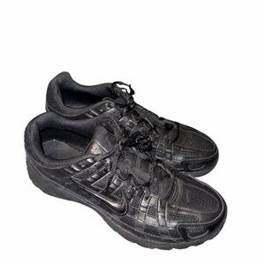Nike Men's Black Athletic Shoes